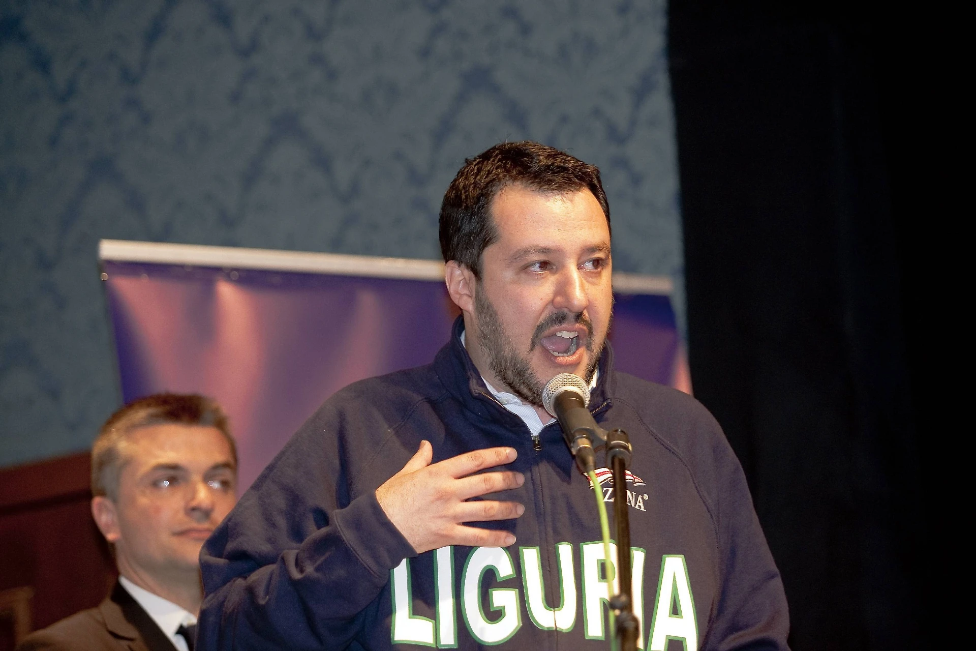 Matteo Salvini a valanga: "Accetto le dimissioni di Rixi ma lo nomino responsabile Infrastrutture Lega"