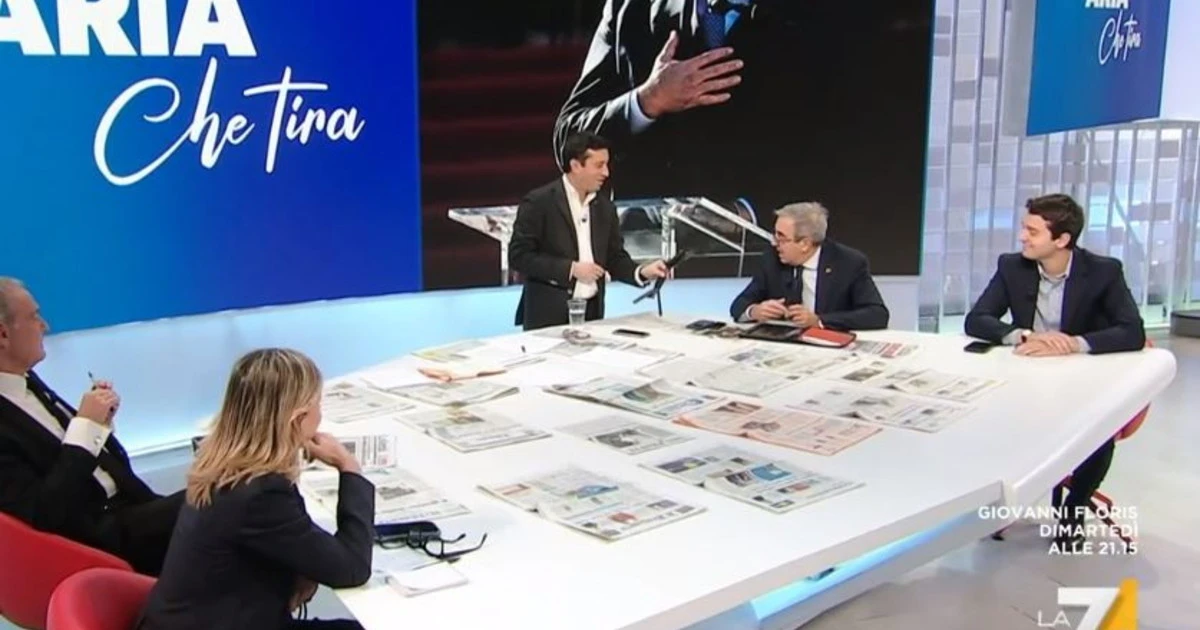 Gasparri, schiaffo a Parenzo: "Chi segue la politica lo capisce da solo"