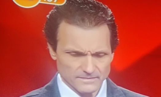 L'Eredità, Raffaele s'inceppa in diretta: ripete ossessivamente una parola folle, Flavio Insinna nel panico