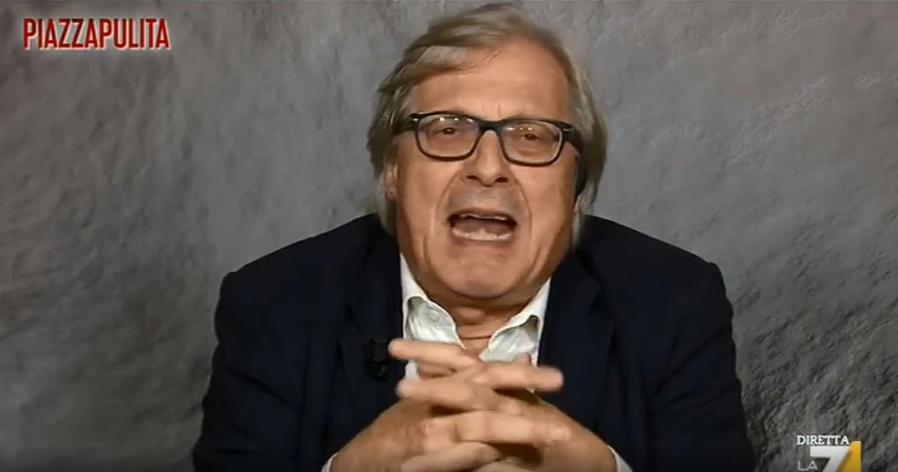 Vittorio Sgarbi a PiazzaPulita difende il contante: "Ognuno fa il ca*** che gli pare"