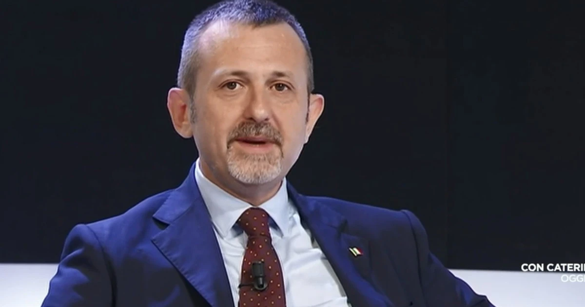 L'aria che tira, Delmastro: "Meloni e Draghi? Cosa sta succedendo davvero"