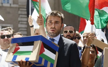 Alessandro Di Battista, l'appello dell'associazione Schierarsi: "Non venite al Gemelli"