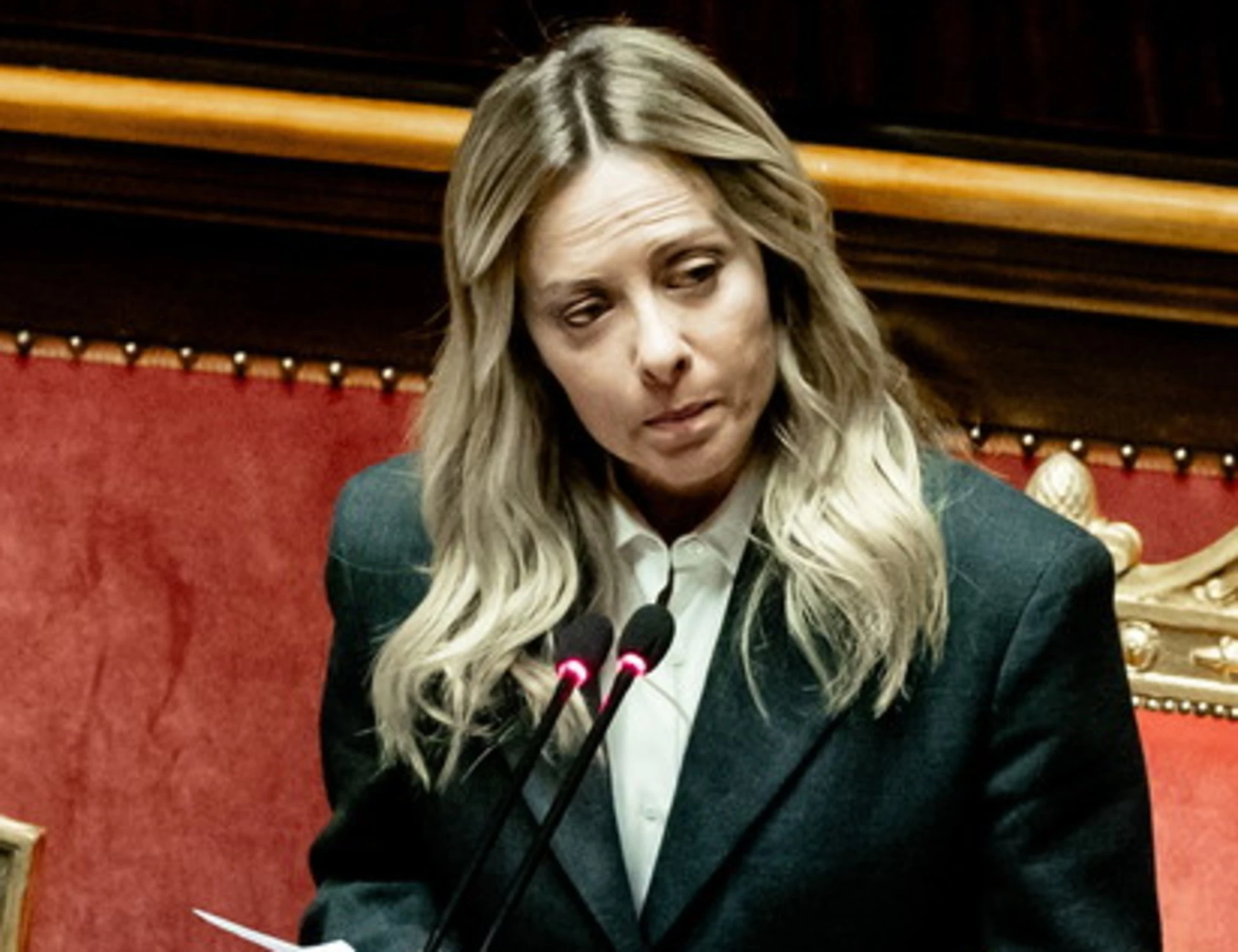 Giorgia Meloni critica Trump? I deliranti titoli della stampa di sinistra