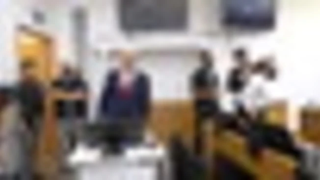 https://media.liberoquotidiano.it/HPv9AGJPpkl7J-RtglxNIuuuZ0JeCW_UZT2Vt5VzIFY/width:800/quality:90/aW1hZ2VzLzIwMjUvMDkvMTYvMDkyNDMxMDI5LWZjYjk0Yzk1LTVkYTItNDcwMy1hZDI4LTc5MzBmNjc3OGQ2Ny5qcGc.webp