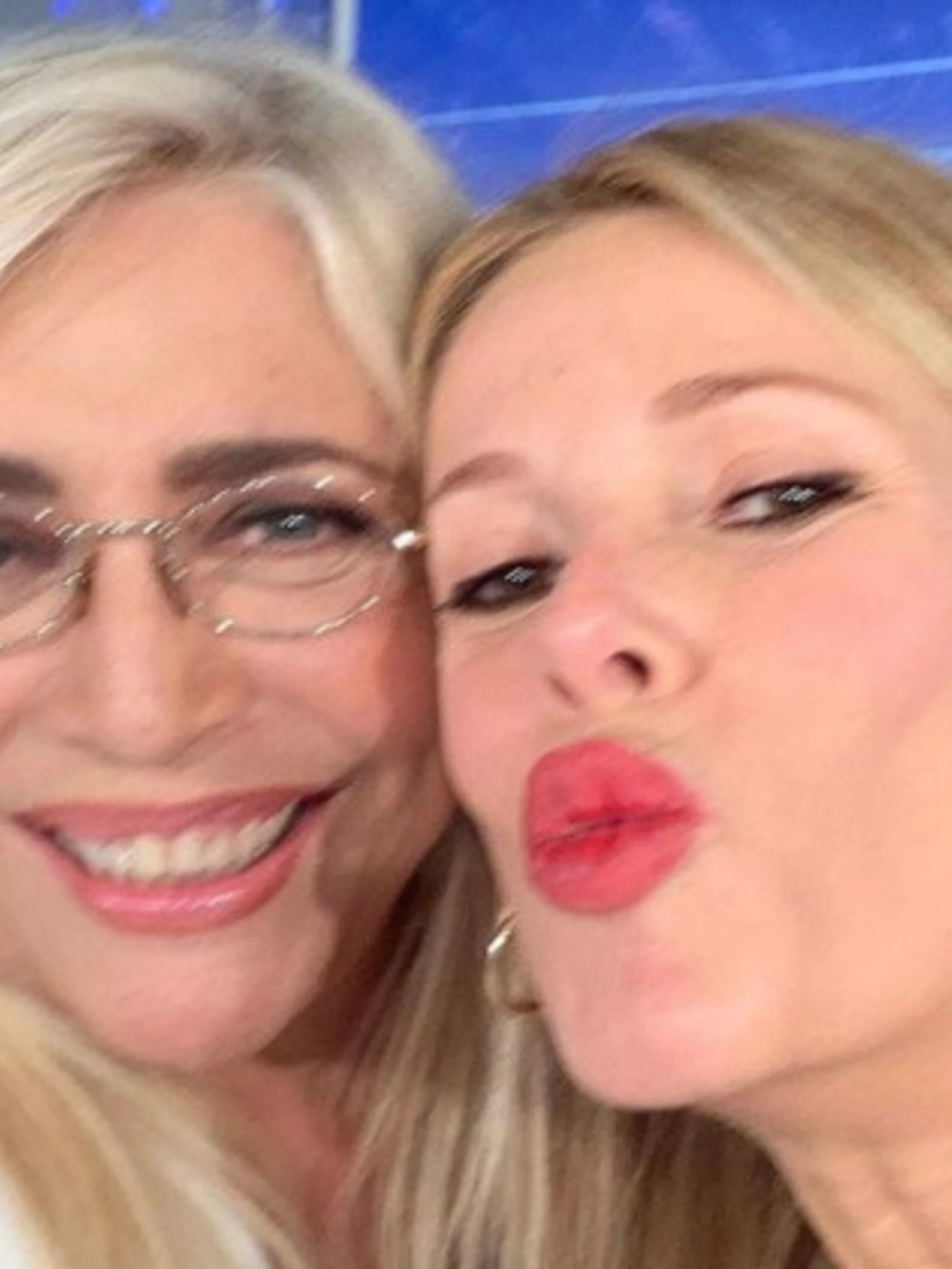 Domenica In, Mara Venier intervista Alessia Marcuzzi e diventa un caso. Insulti: "Spaventosa"