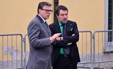 Bossi, i "funerali di popolo" a Pontida: la diretta