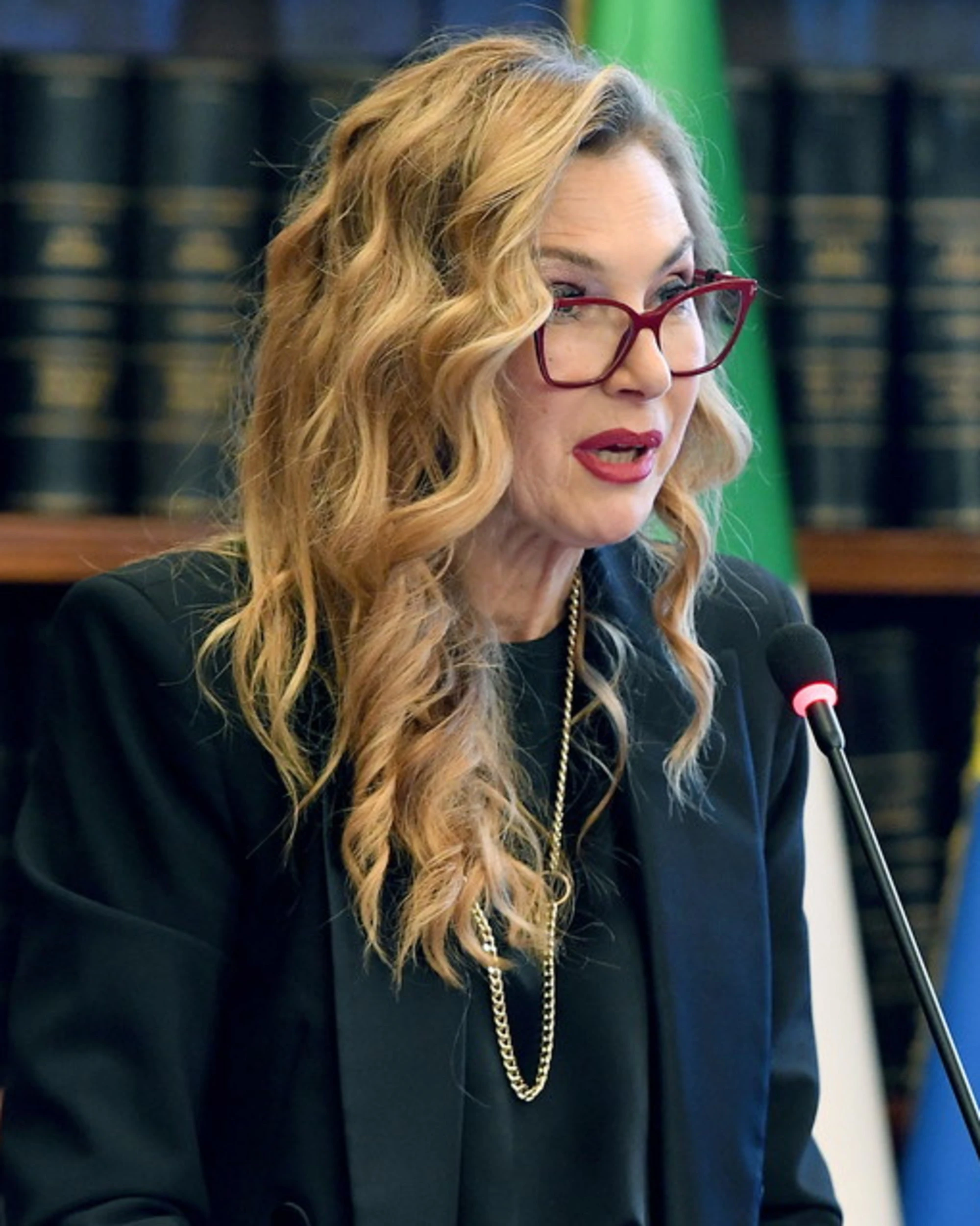 VIOLENZA ANIMALI, BIANCOFIORE (C'I) : "RIPUGNANTE QUANTO ACCADUTO A SAN SEBASTIANO AL VESUVIO. REGOLAMENTEREMO DOG SITTER. GRAZIE AL SINDACO”