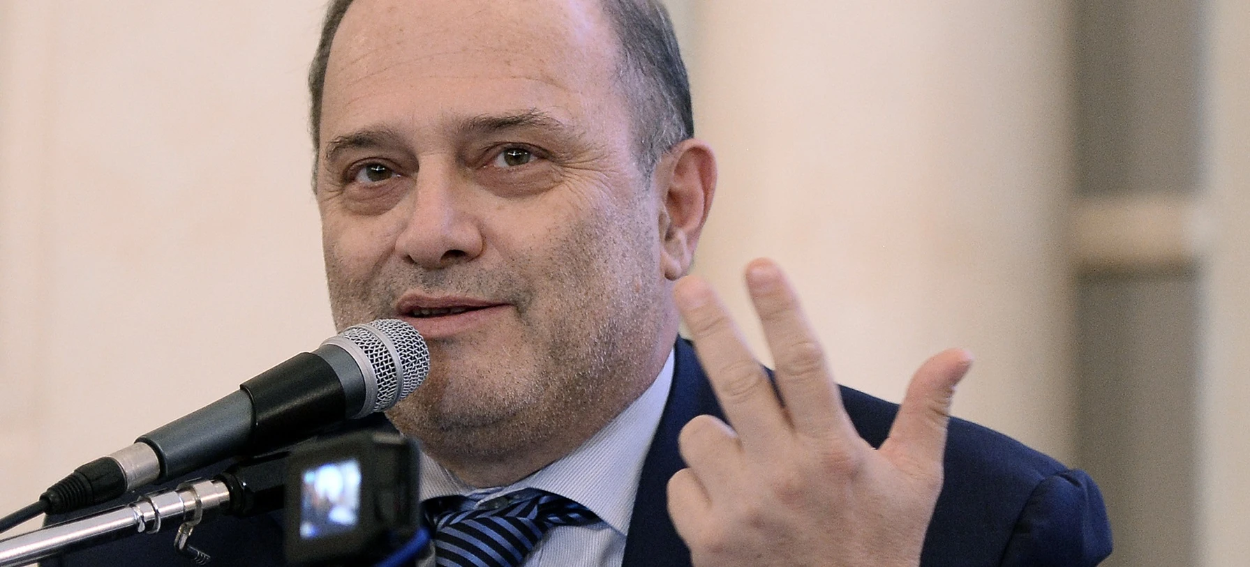 Franco Bechis, perché Giuseppe Conte è un premier più facile da sostituire: vincerà Matteo Renzi?