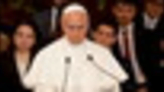 Papa: bene Atenei impegnati per diritto studio e chi fugge da guerre