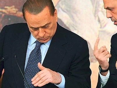 Pdl stacca la spina: via i ministri