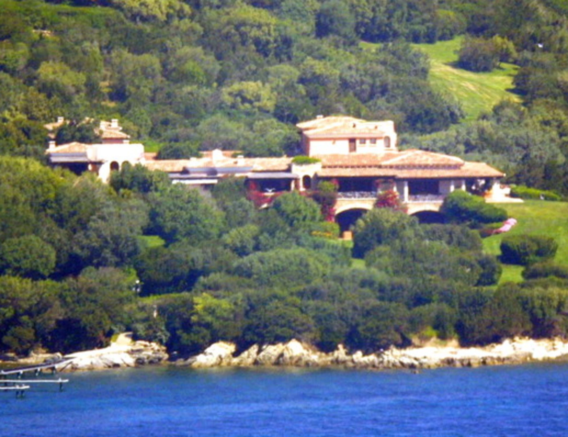Villa Certosa venduta allo sceicco: la cifra-monstre incassata dallo Stato