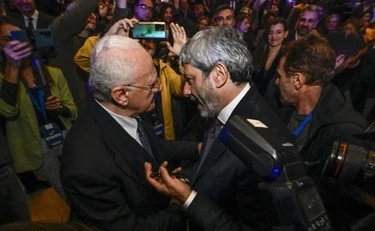 Roberto Fico, sfregio a De Luca: Campania, può crollare tutto