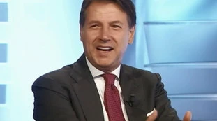 L'Aria Che Tira, gaffe di Conte con la Merlino: "Ma siamo in onda?"