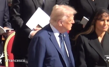 Propaganda Live, insulti a Donald Trump: "Macaco senza storia, finirai nella giungla"