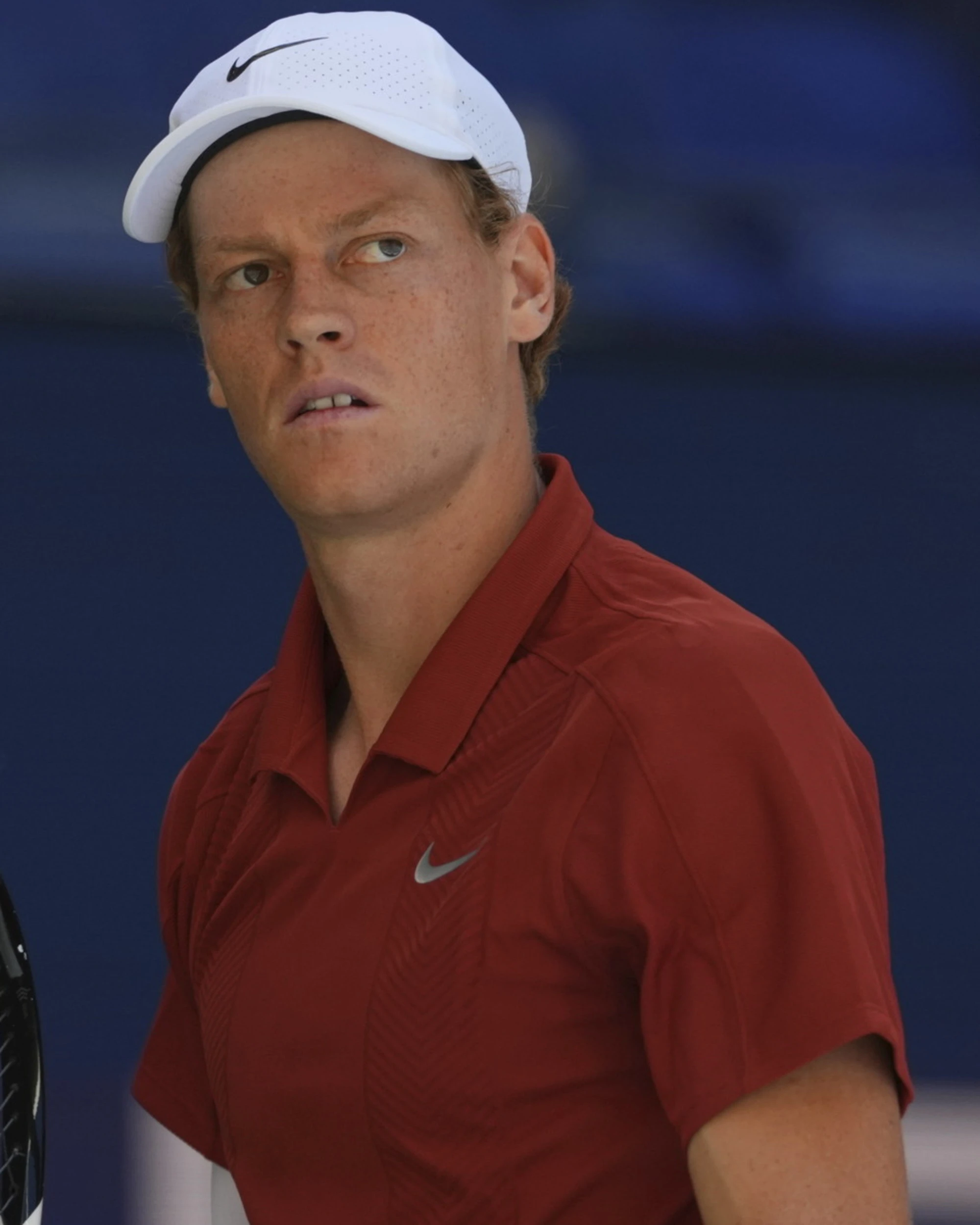 Jannik Sinner avanza agli ottavi: rimonta contro Denis Shapovalov