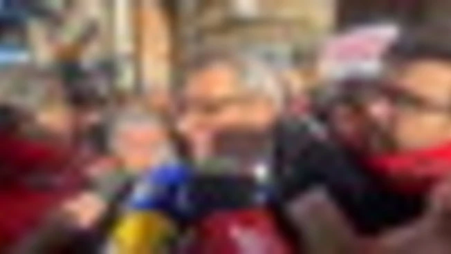 https://media.liberoquotidiano.it/HXLroosBy1sdSuHC0j6g0fcJ1vpol0ocEvDFWNVajGg/width:800/quality:90/aW1hZ2VzLzIwMjUvMTAvMDMvMDkyOTEyMjk1LWU1MzUzZDYyLTkzM2ItNDdhNi1iMDBmLTQ1ZGI3MDlkOTAyZC5qcGc.webp