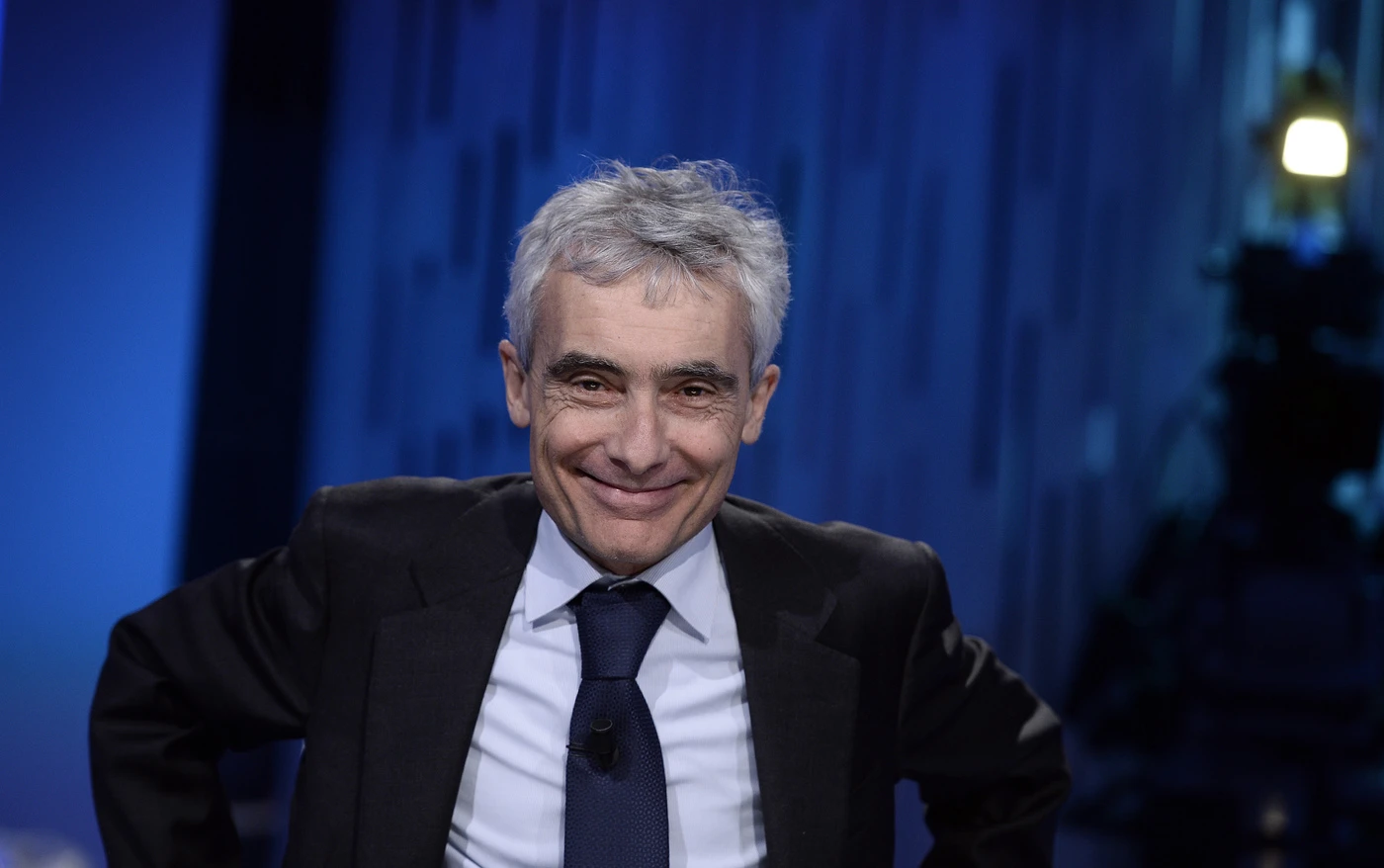 Tito Boeri, saluto da ridere: "Inps, politica stia fuori". Ma quattro anni fa, Matteo Renzi...