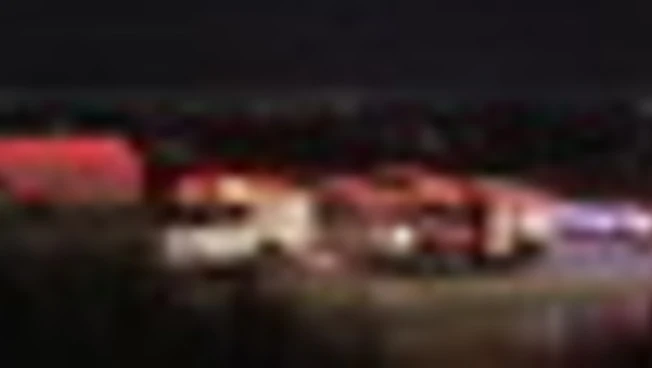 Israele, incendio a Tel Aviv per i detriti di un razzo intercettato