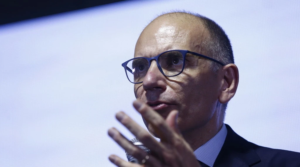 Enrico Letta contro Renzi e Calenda: "Abituati a fregare"
