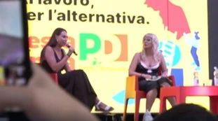 Giulia Leopardi, stellina di OnlyFans, alla Festa dell&apos;Unità: popolo Pd in rivolta
