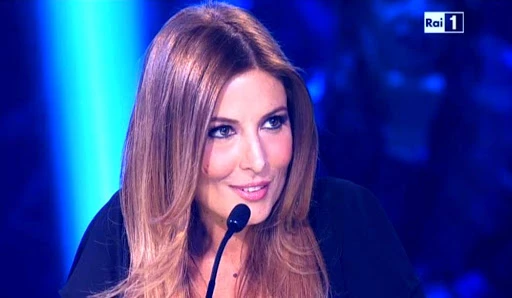 Domenica In, Selvaggia Lucarelli accoglie Mara Venier: "Alcolisti anonimi", sconcerto su Rai 1