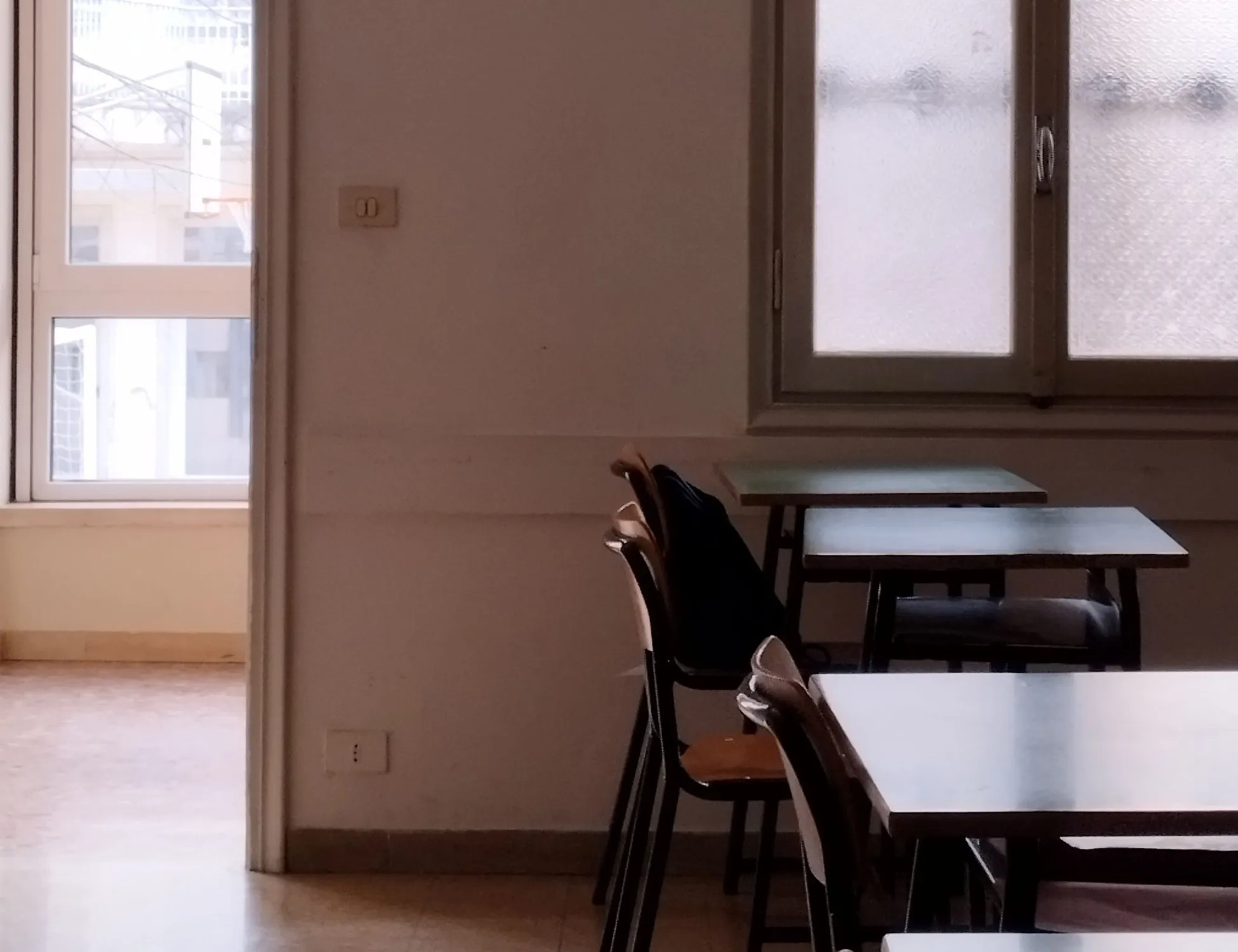 Leggi l'articolo: Scritta sul liceo restaurato, l'Arci va in tilt: "Il fascismo si cancella, non si detonalizza"