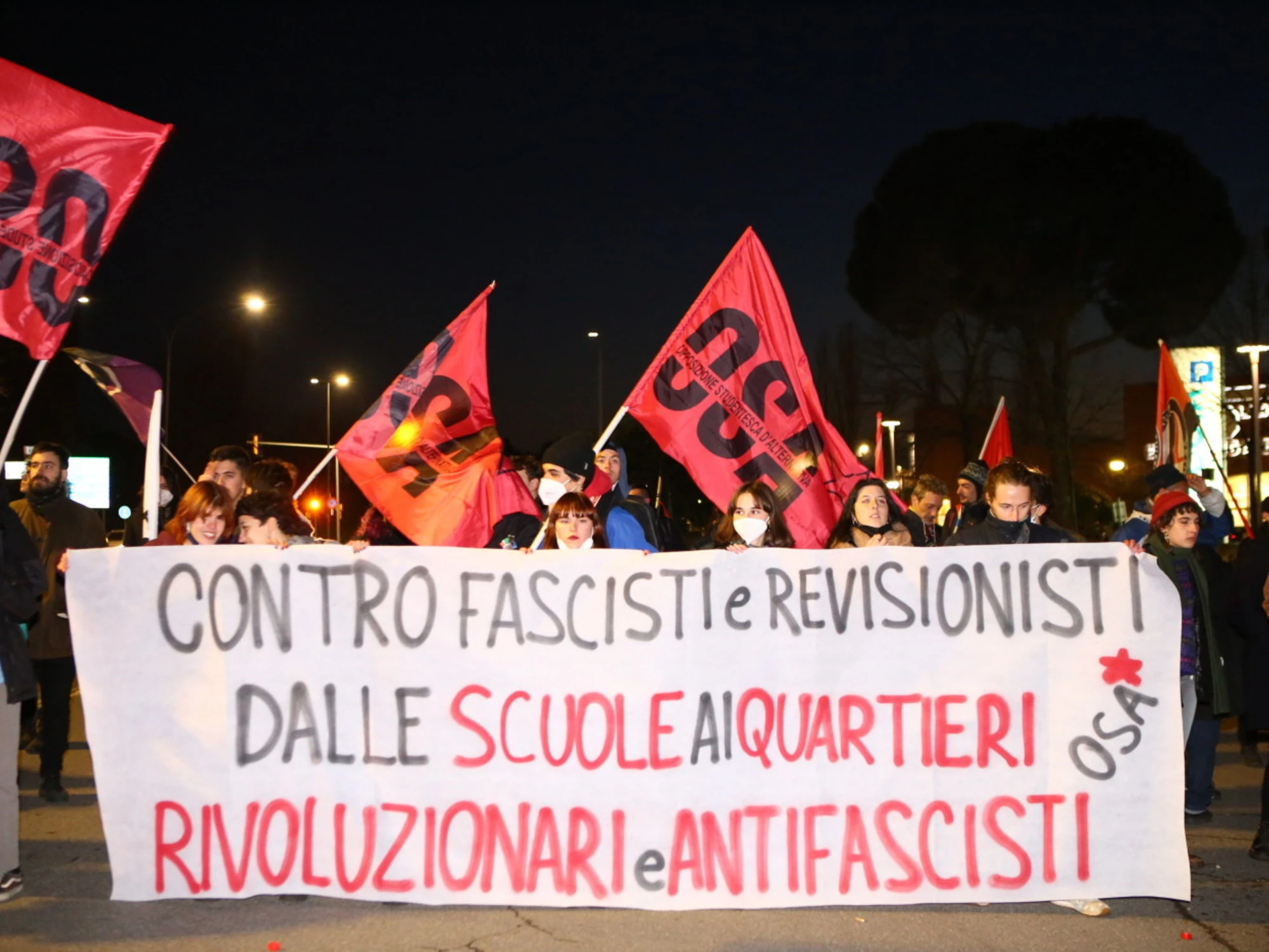 Genova, sfregio all'infoibata. Furia-Fdi: "E il Pd strizza l'occhio a questi teppisti"