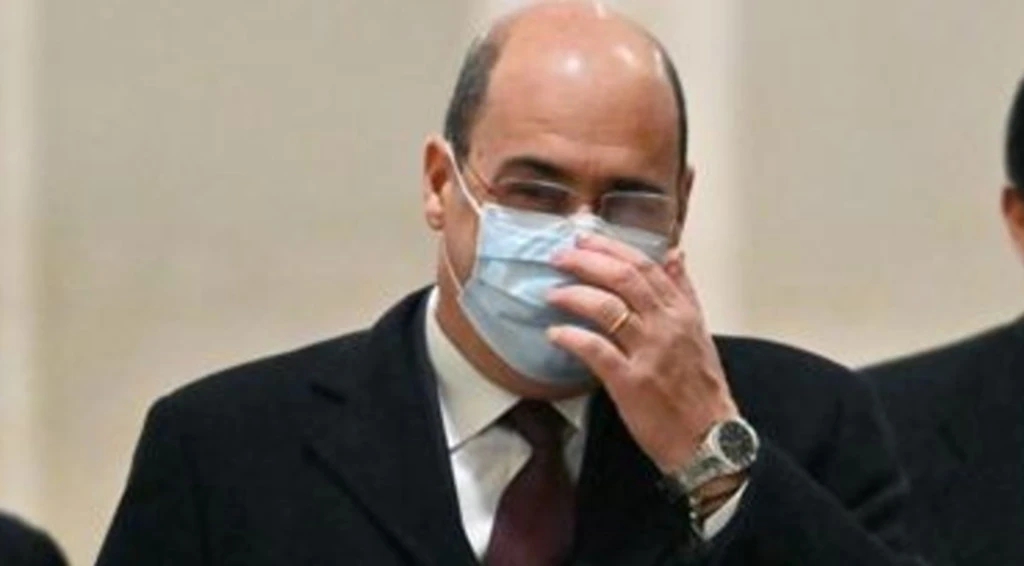 Nicola Zingaretti esce dalle consultazioni rifiutando le domande: "Musi lunghi", tensione ai massimi livelli