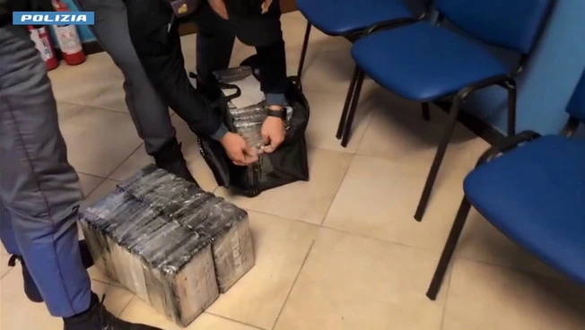 Attraversa la frontiera di Ventimiglia con 230 chili di cocaina, arrestato