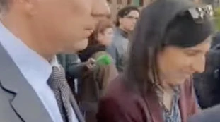 Elly Schlein contestata dagli universitari: "Dov'era il Pd?", passerella finita male