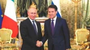 Governo, la foto che imbarazza Conte: "Ecco cosa ha fatto l'amico di Putin"