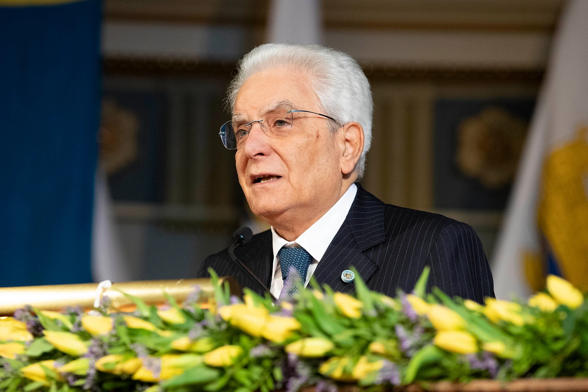 Sergio Mattarella, retroscena dal Quirinale: il sì alla manovra non è scontato, governo ko?