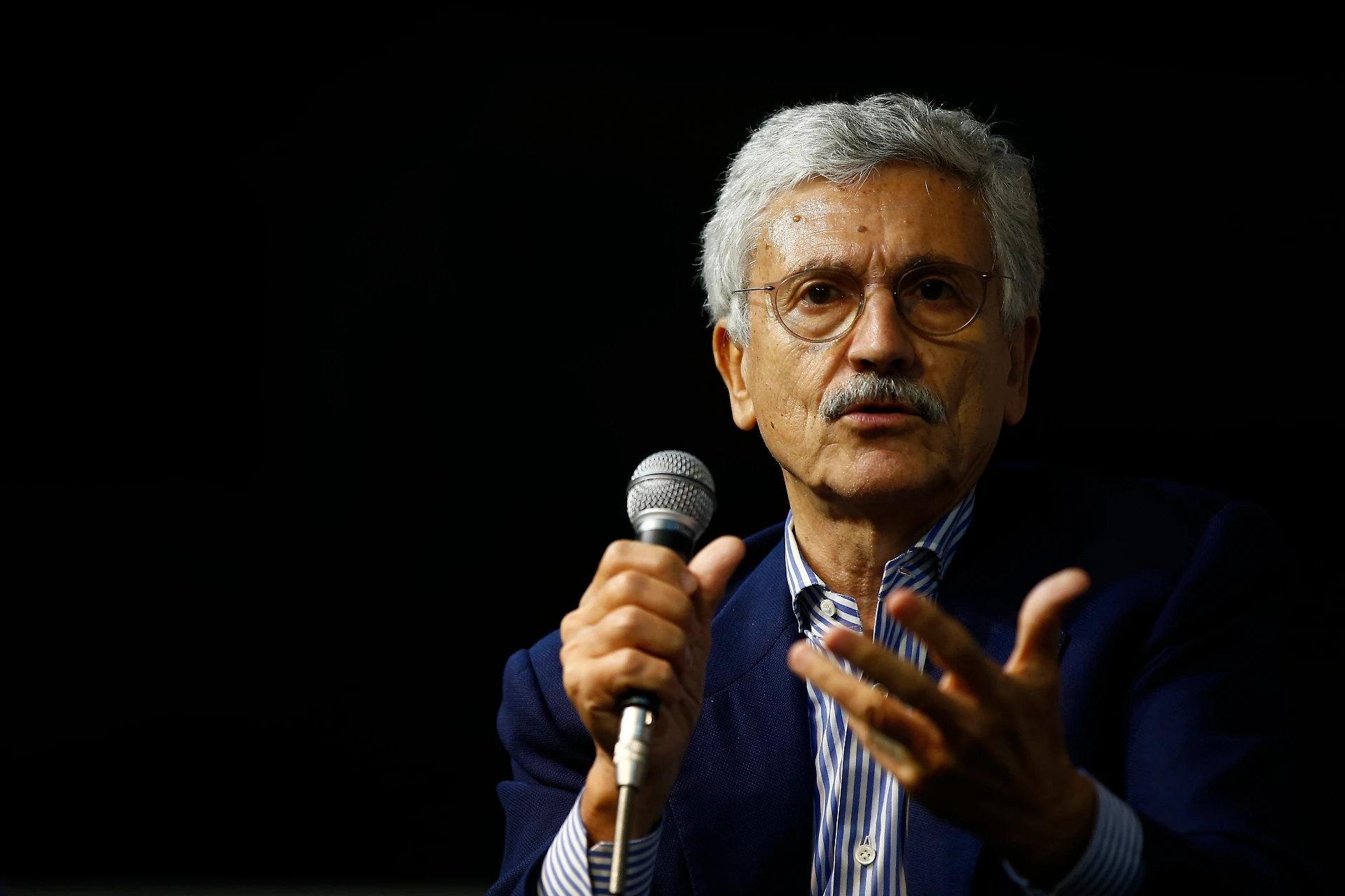 Servizi segreti, Massimo D'Alema difende Giuseppe Conte: "Tutto normale"
