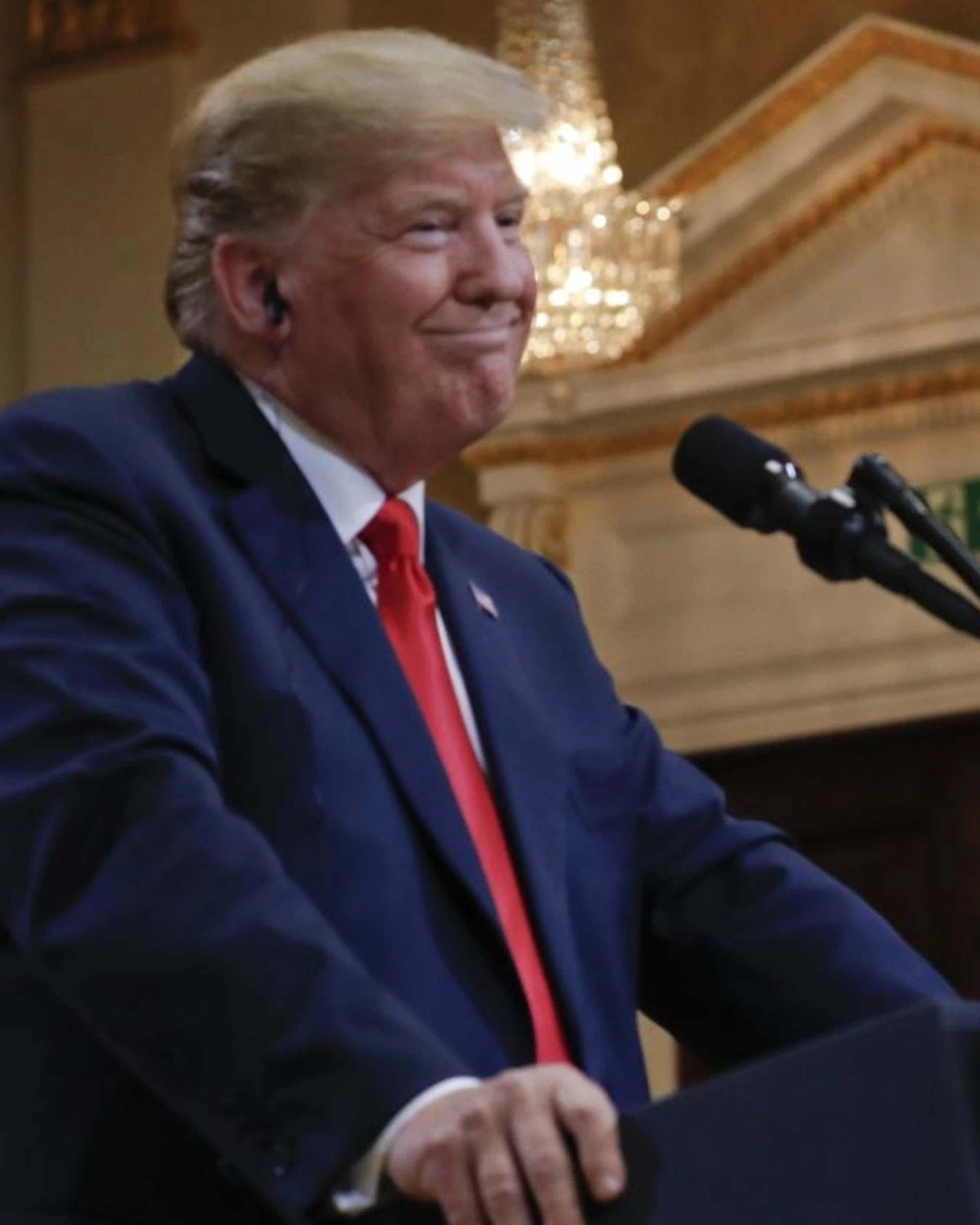 Trump contro Putin: "Dice str***e". E avverte: su cosa pagheremo dazi del 200%