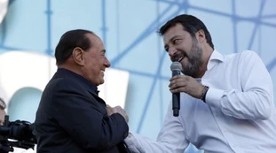 FdI, bomba di Fazzolari su Berlusconi e Salvini: "Chi guiderà il governo"