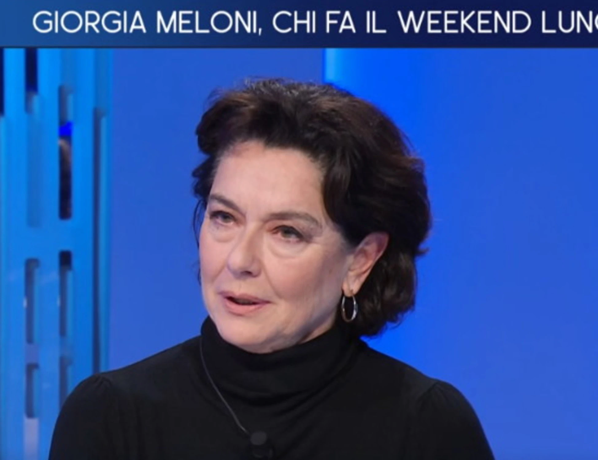Otto e mezzo, il delirio di Monica Guerritore: "Meloni deride i lavorati"