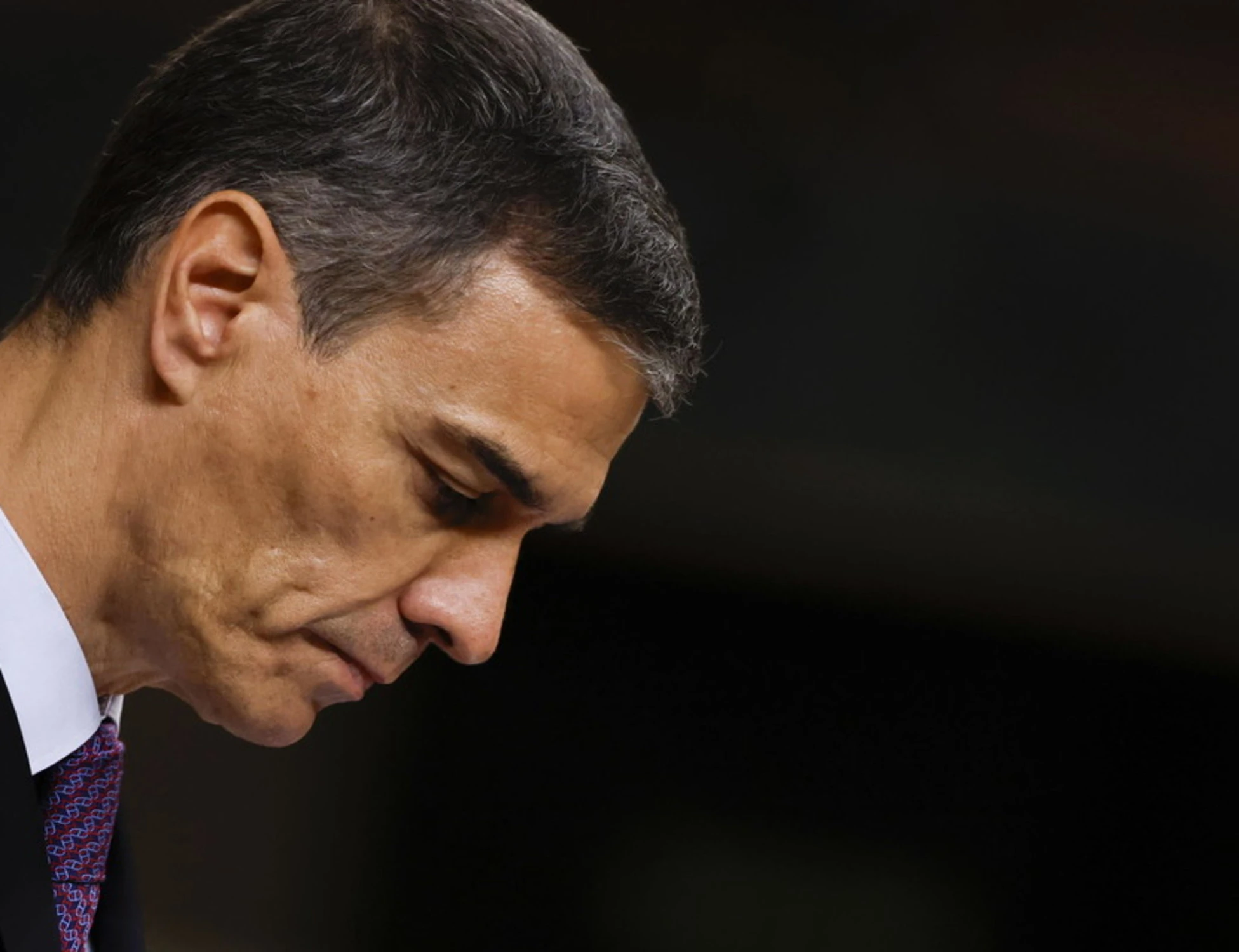 Sanchez, "profondo senso di delusione": l'intervento dopo lo scandalo-corruzione