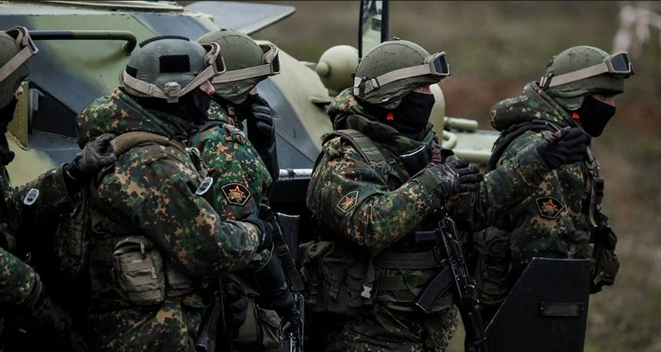 Nicolai Lilin e la strategia di Putin: "I marines russi arrivano in Siria, l'Isis scappa"