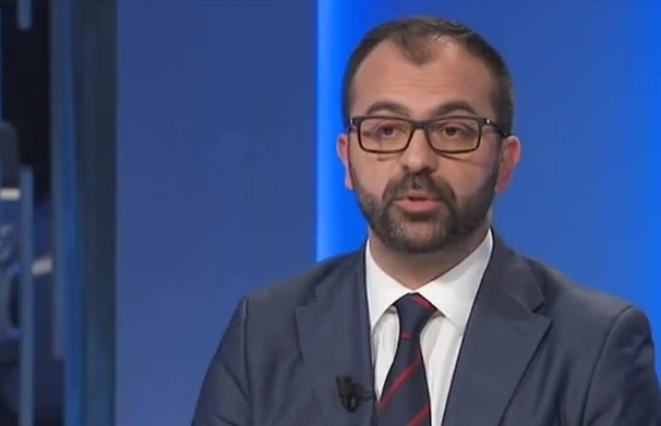 Lorenzo Fioramonti, il ministro dell'Istruzione che vuole tassare le merendine dei bambini