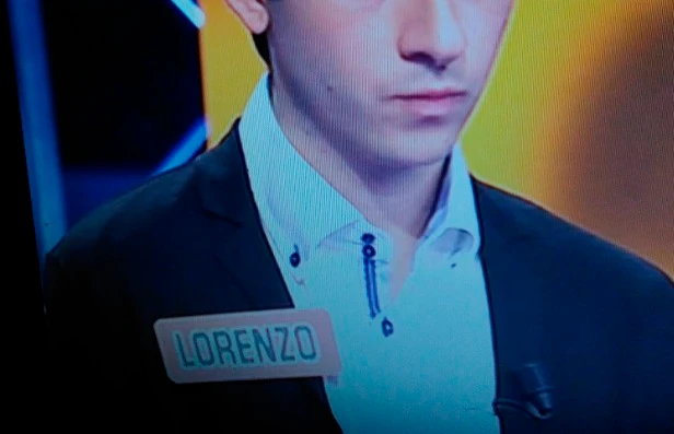 L'Eredità, il concorrente addormentato: sconcerto per Lorenzo, con che faccia si presenta da Flavio Insinna
