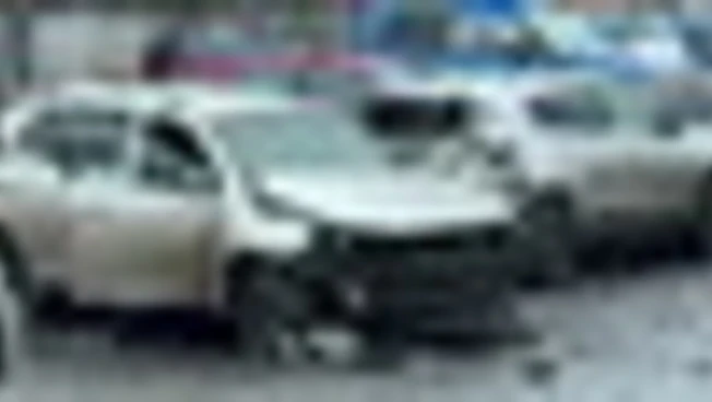 Russia, esplosione di un'autobomba a Mosca: morto un generale