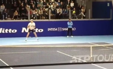 Jannik Sinner "preso a pallate in allenamento": incredibile a Torino