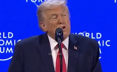 Donald Trump a Davos, bordate all'Europa: "Se dite no sulla Groenlandia, ce ne ricorderemo"