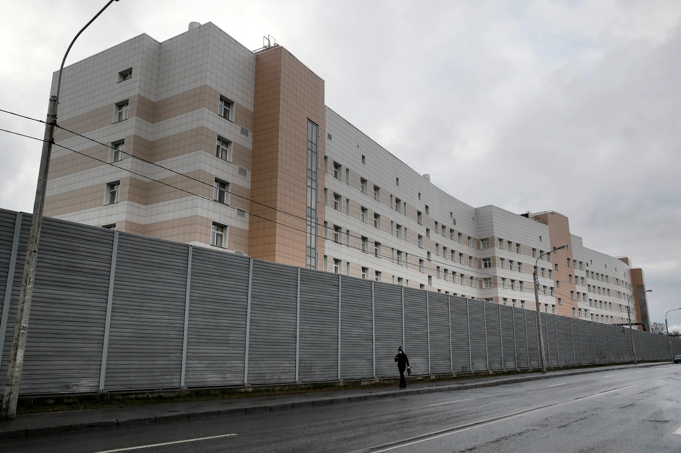 Coronavirus, due donne russe in quarantena fuggite dall'ospedale: "Abbiamo vissuto in gabbia"