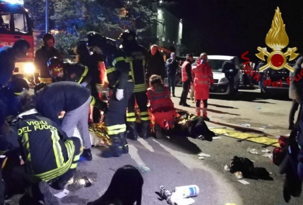 Ancona, tragedia in discoteca: panico al concerto di Sfera Ebbasta, ci sono morti