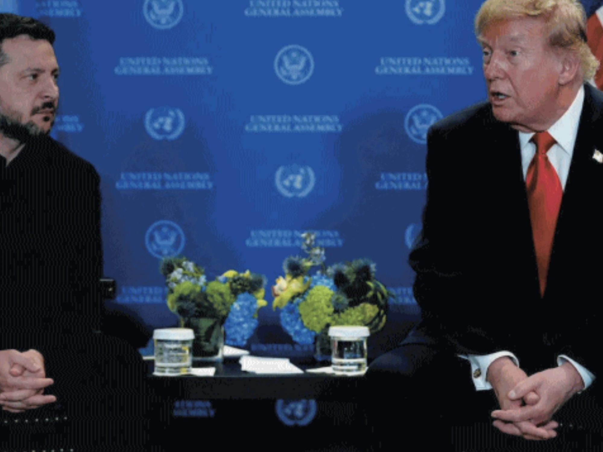Trump dà lo sfratto a Zelensky: "Serve un nuovo leader"