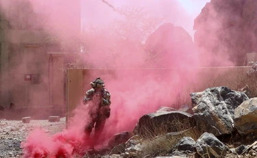 Iran, guerra nel golfo: la giornata. Pezeshkian: "In 14mln pronti a combattere e anche io pronto al sacrificio"