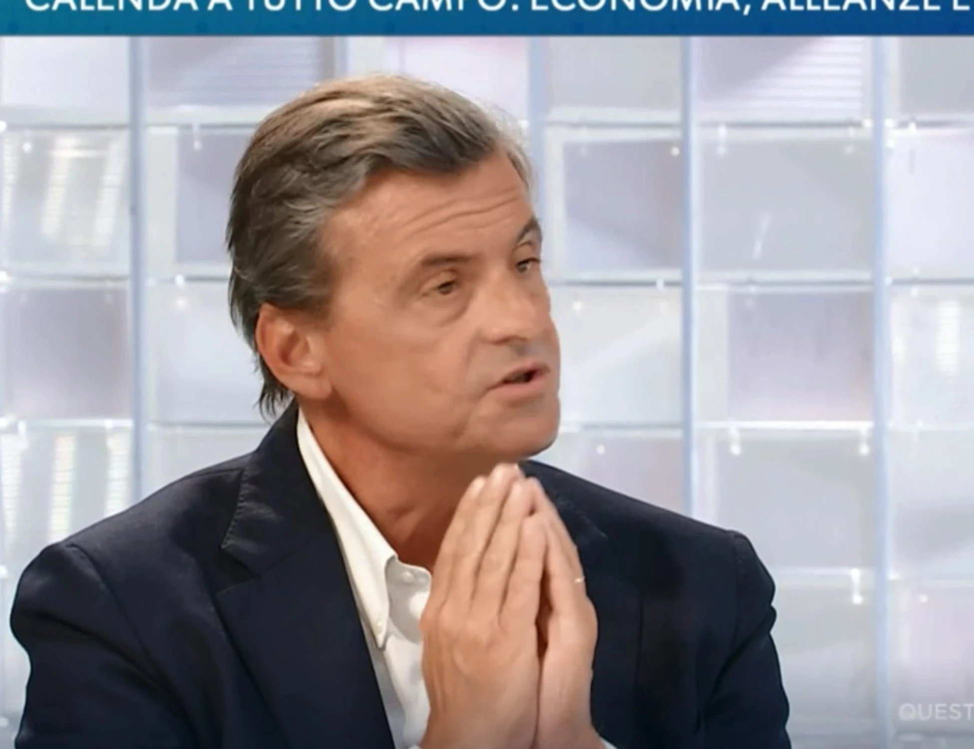 L'aria che tira, Carlo Calenda spiana il Pd di Bologna: "Siete deficienti"