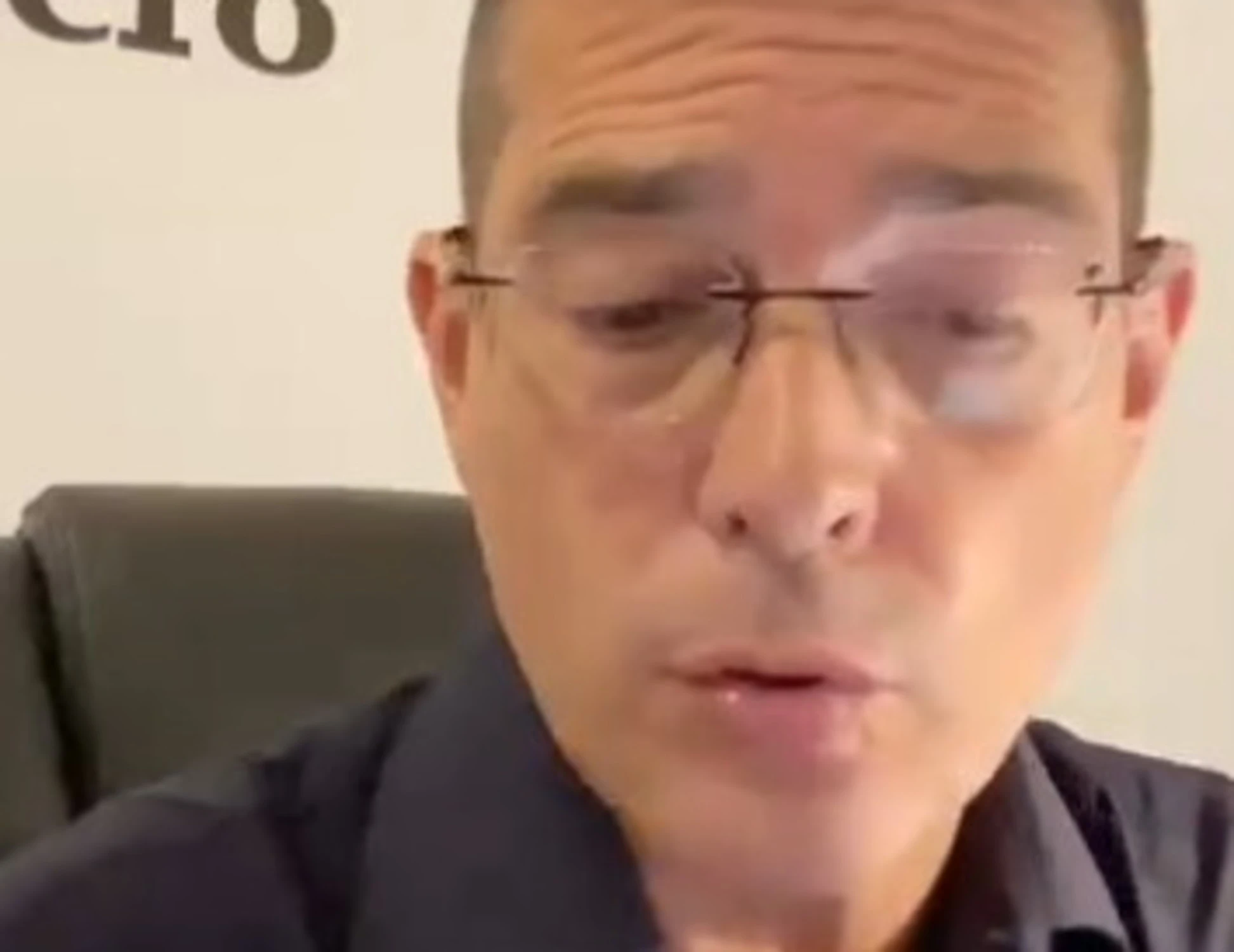 Capezzone: "Di chi è il delirio della giornata, su La Stampa"