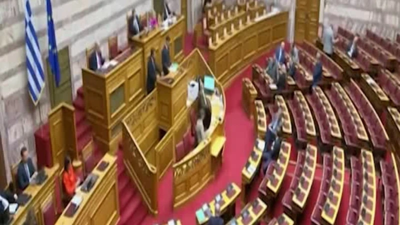 Grecia, il Parlamento approva la giornata lavorativa di 13 ore